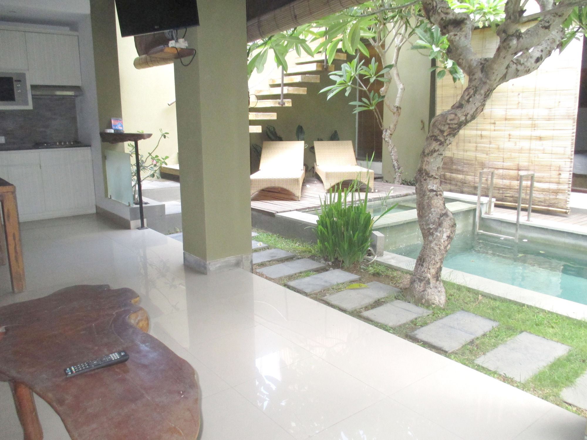The Avani Villas Kuta Lombok Exteriör bild